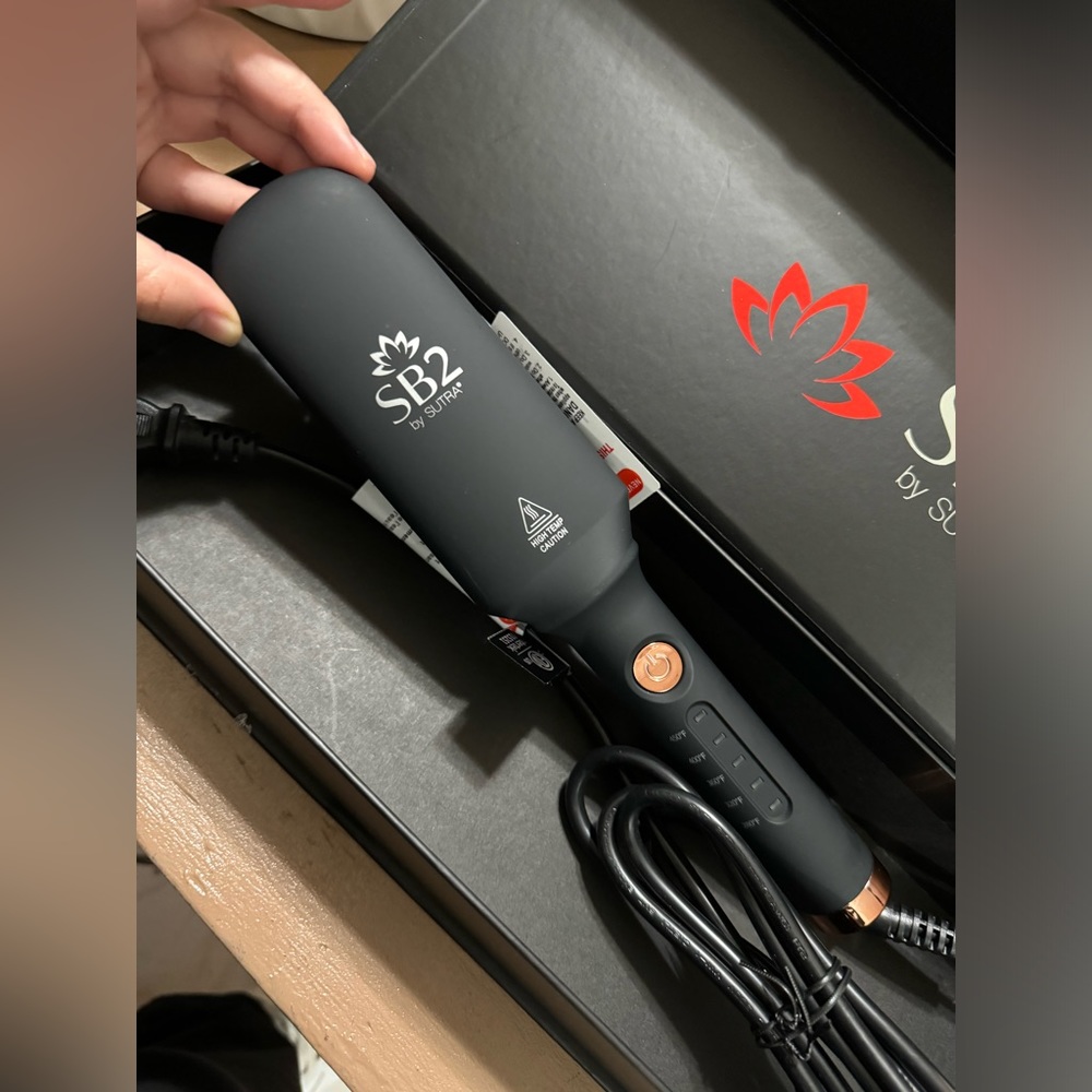 SB2 by sutra straightening brush 3.0